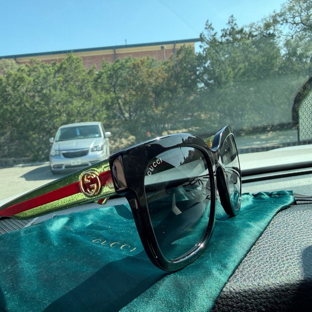 Gucci Black and Red Sunglasses - Picture 3 of 4